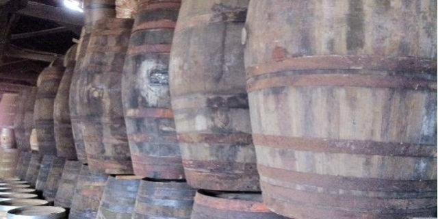used oak casks 500 litres used-red-wine-barrels