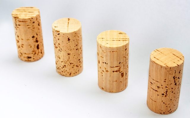 natural wine corks qualities